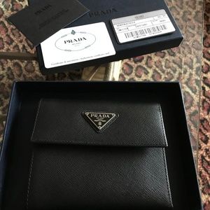 PRADA Black Saffiano Leather Tri-fold Wallet *NEW